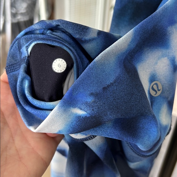 Lululemon Wunder Under Low Rise Leggings. 26” inseam. 24” waist. - Picture 4 of 4